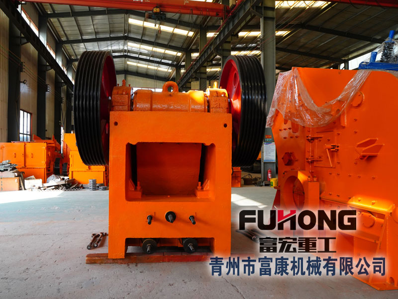 如何降低新型顎式破碎機在使用過程中的噪音問題？